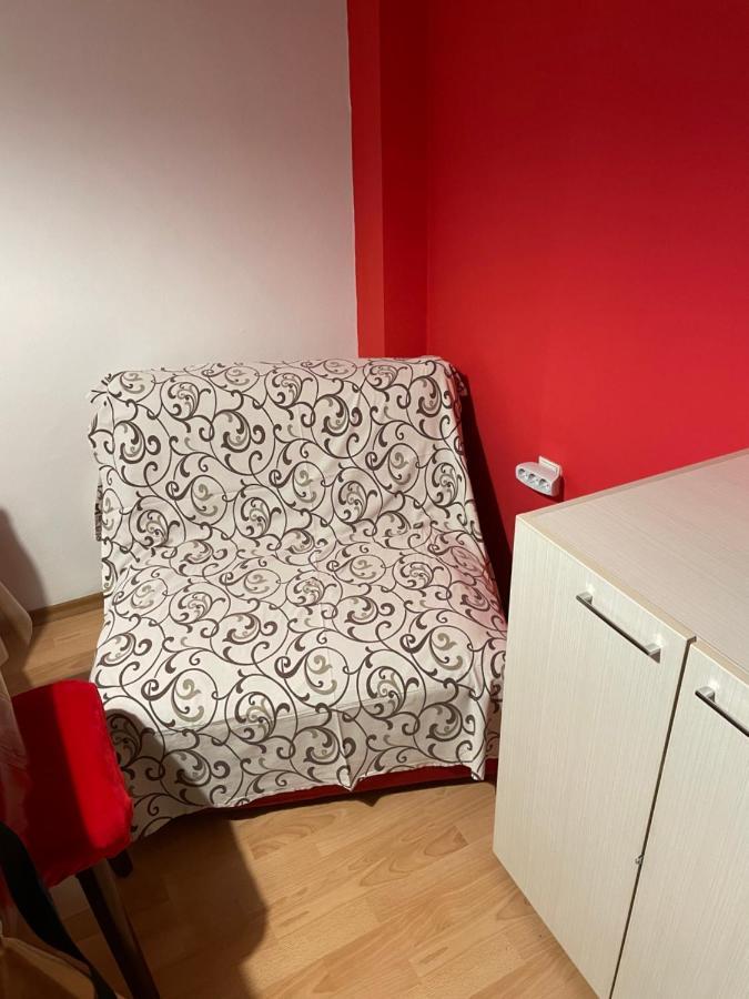 Skopje City Center Red Apartment ภายนอก รูปภาพ